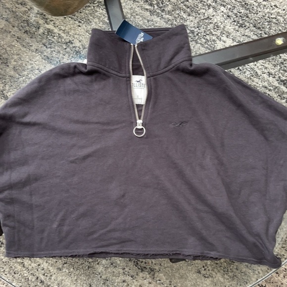 Bundle 2 Items for $20😃 Hollister Crop Sweatshirt - Picture 6 of 10